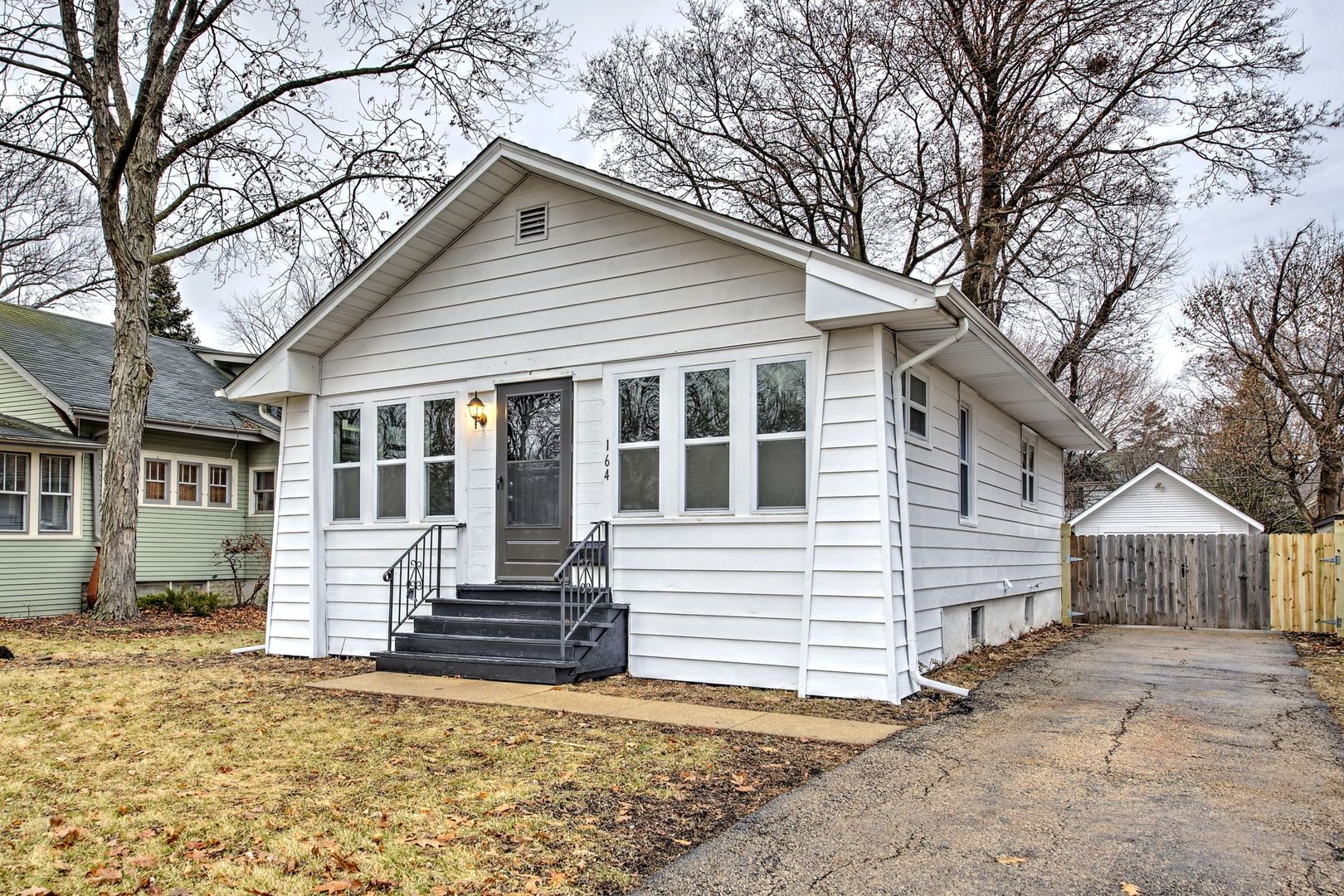 164 South Calumet Avenue Aurora  - Kathy Brothers Real Estate