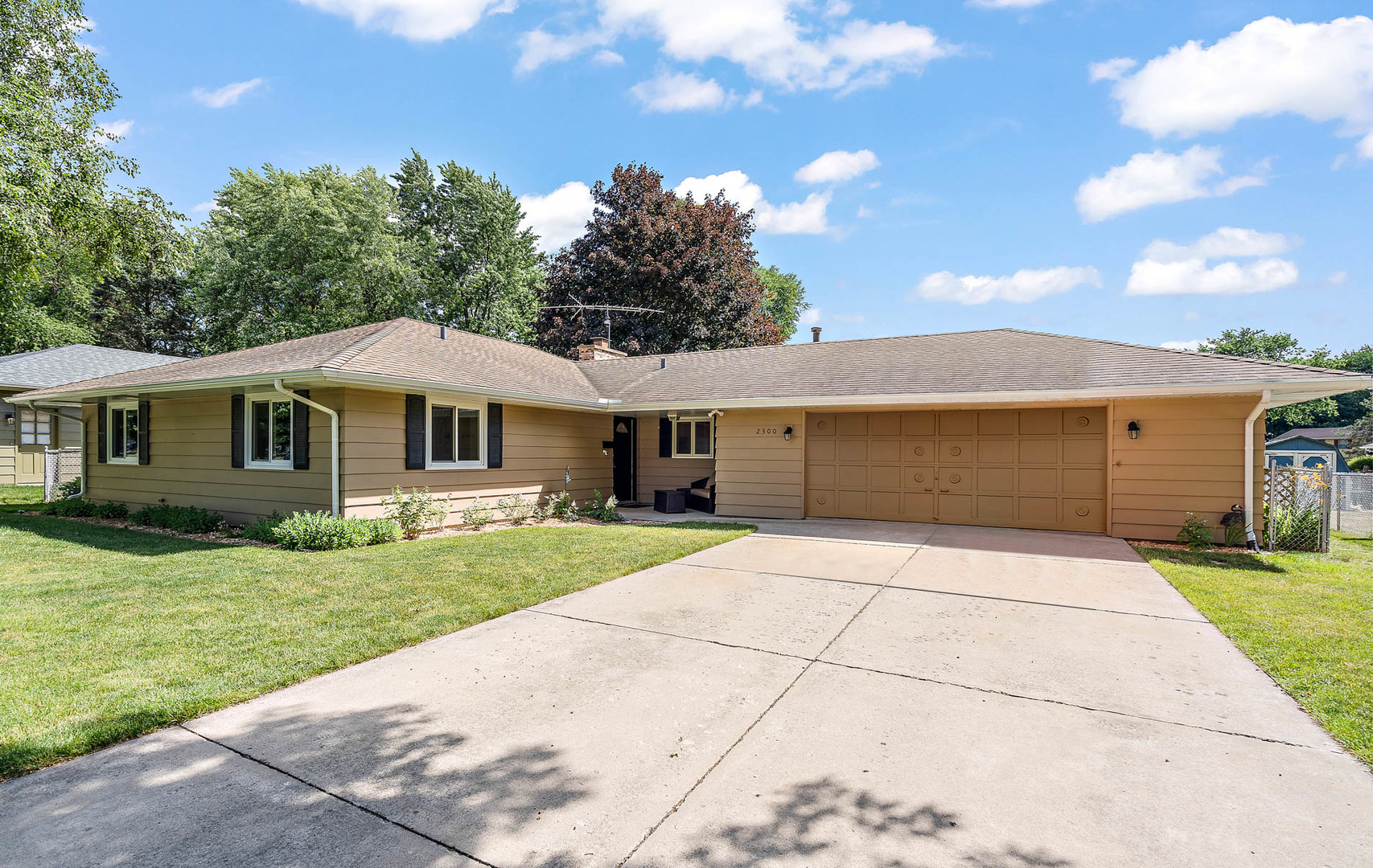 2300 Mayflower Drive Aurora  - Kathy Brothers Real Estate
